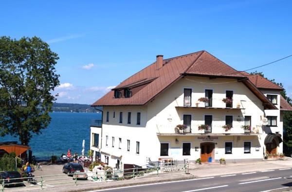 Gasthof Mit Seeterasse & Appartements Zur Landeroith Вайрег Екстериор снимка