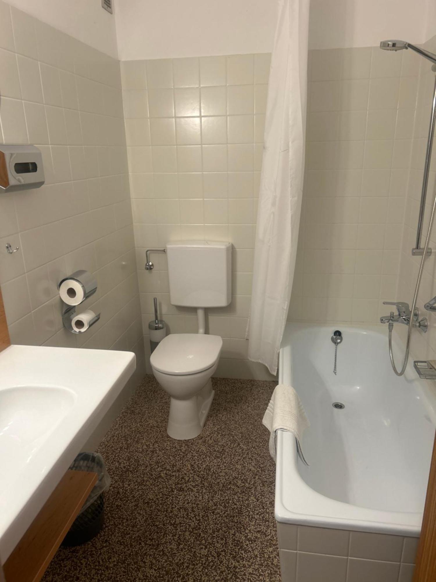 Gasthof Mit Seeterasse & Appartements Zur Landeroith Вайрег Екстериор снимка